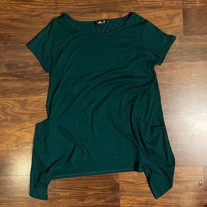 Green handkerchief hem tee